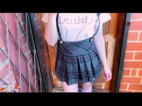 ❤️ A estudante chupa profundamente a sua pila e fode em vez de aulas. ❌ Porno vídeo em nós