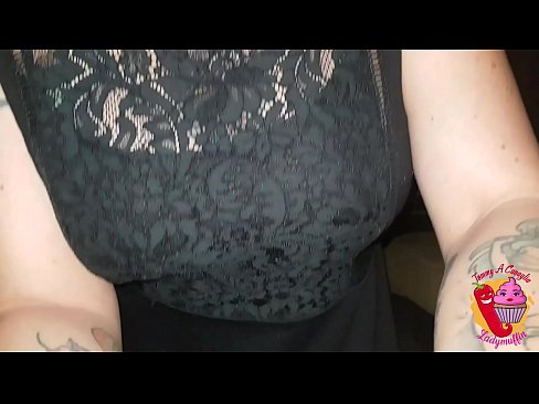❤️ Uma meia-irmã ordinária dá-lhe um broche e espanhol ❌ Porno vídeo em nós