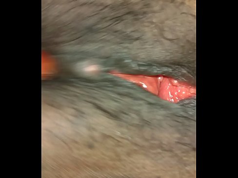 ❤️ Espalhar a minha rata gorda faz com que ela se esguiche ❌ Porno vídeo em nós